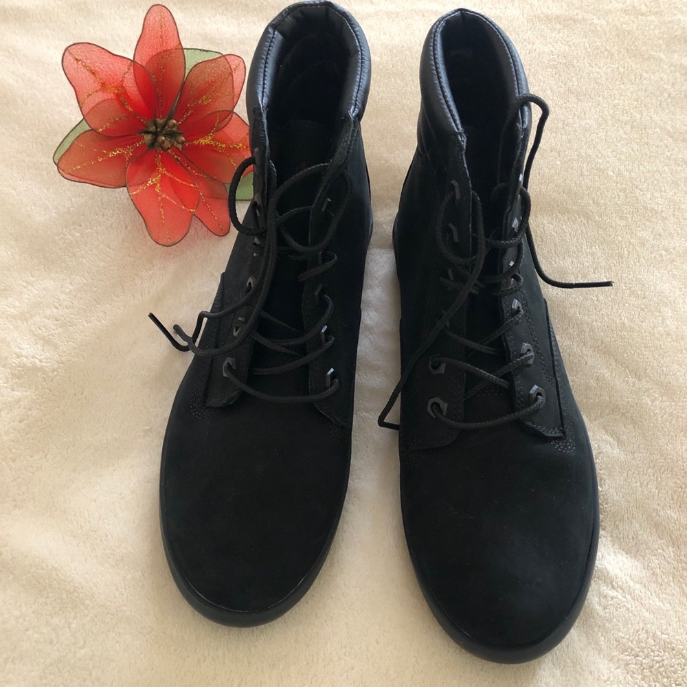Size 9.5 Timberland Combat Shoe Boots ⭐️NEW⭐️